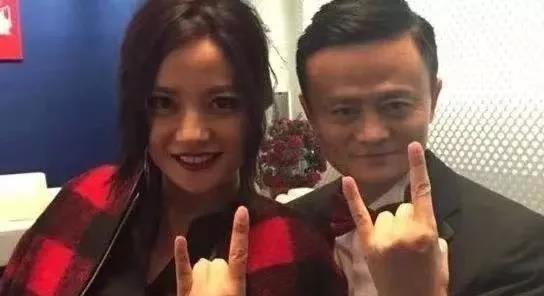 公开爆料娱乐圈丑闻,揭秘明星背后的黑暗面