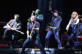 苏州爆料乐队视频,街头音乐盛宴，激情四溢的现场演绎